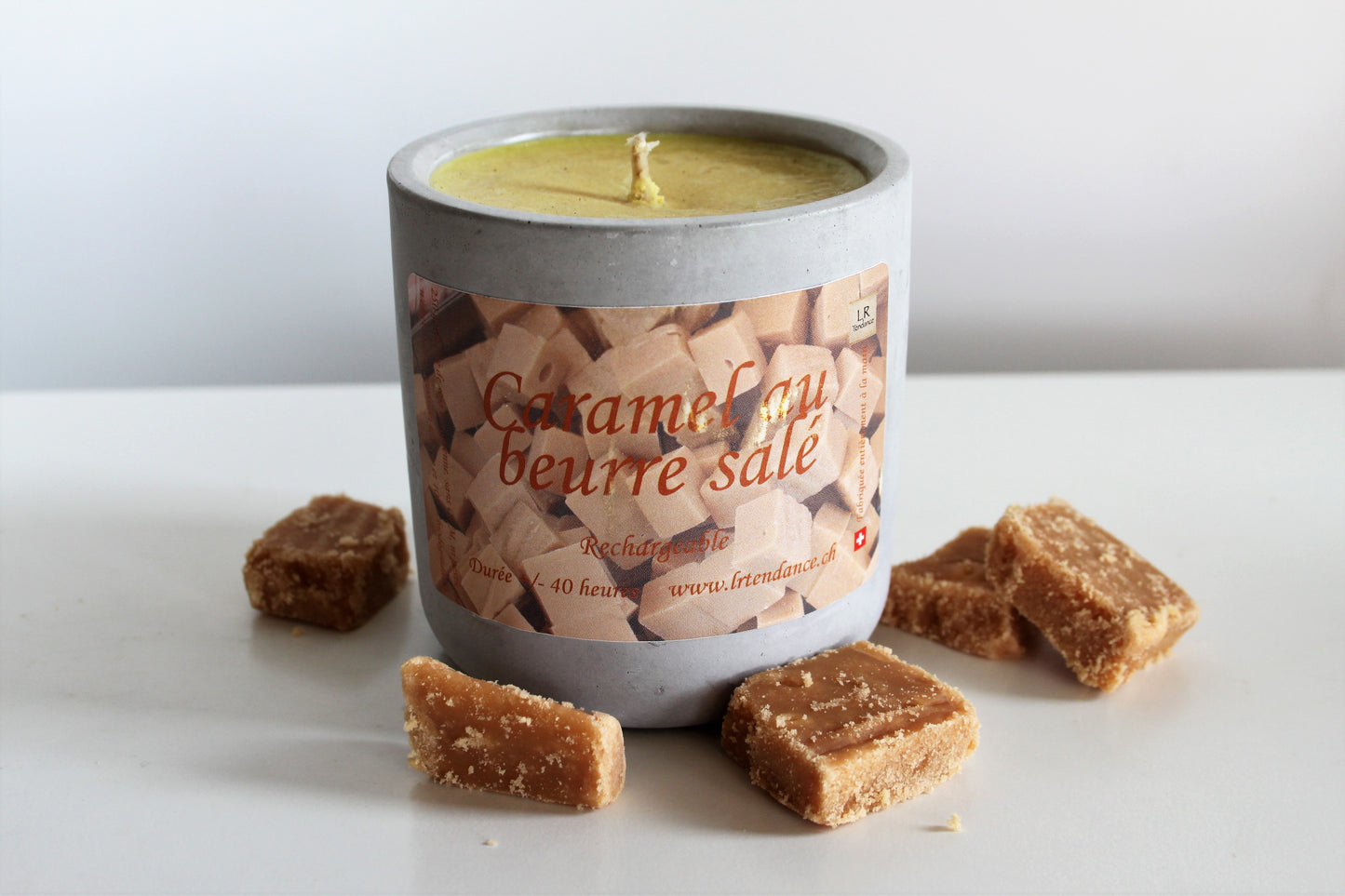 Bougie parfumée béton Caramel au beurre salé